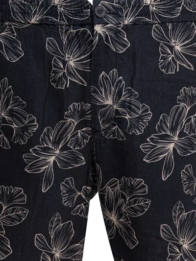 Vince Floral Pattern Shorts With Side And Back Pockets In Black