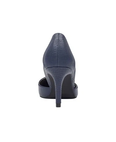 Bandolino Grenow Pump In Blue