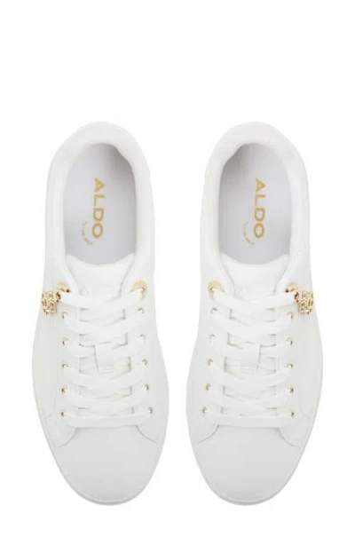 Aldo Elgata In White