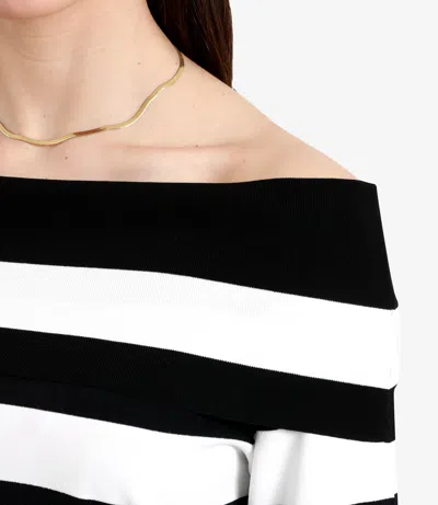 Kaos Sweaters White In Black