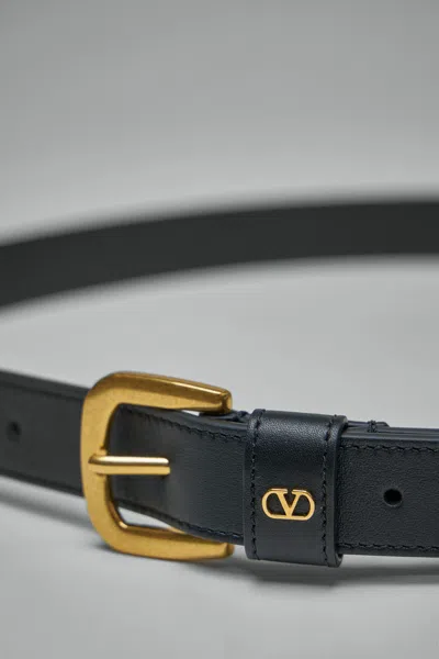 Valentino V-logo Signature Belt In Shiny Calfskin In Black