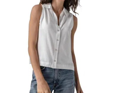 Lilla P Sleeveless Button Down In White In Gray