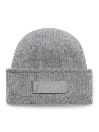 Jacquemus Soft Ribbed Knit Cap With Grosgrain Label Detail In Gray