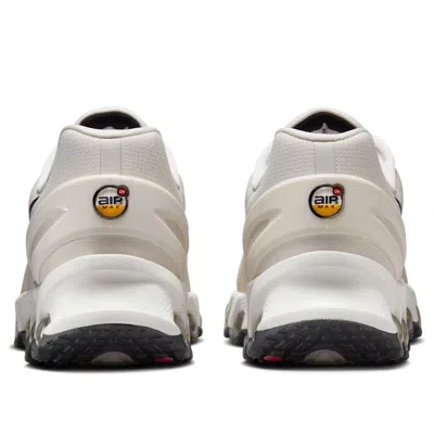 Nike Air Max Dn8 Sneakers In White