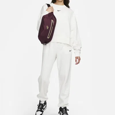 Nike Elemental Premium Fanny Pack (8l) 'night Maroon' In Purple