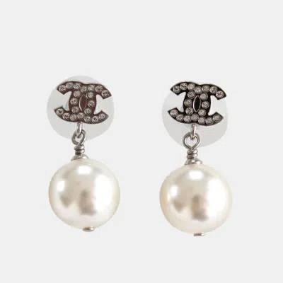 Pre-owned Chanel Cc Faux Pearl And Crystal Dangle Earrings