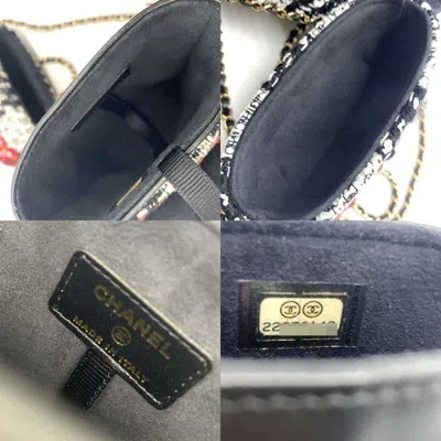 Pre-owned Chanel Tweed Shoulder Bag ()