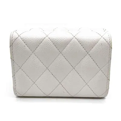 Pre-owned Chanel White Grained Calfskin Wallet (tri-fold) ()