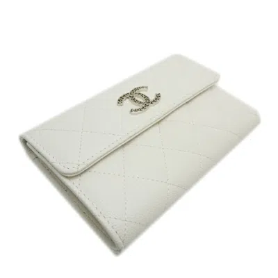 Pre-owned Chanel White Grained Calfskin Wallet (tri-fold) ()
