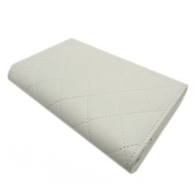 Pre-owned Chanel White Grained Calfskin Wallet (tri-fold) ()