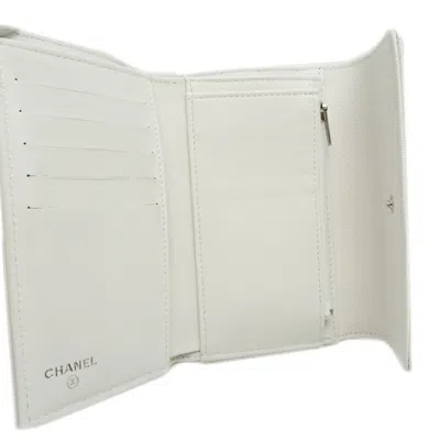 Pre-owned Chanel White Grained Calfskin Wallet (tri-fold) ()