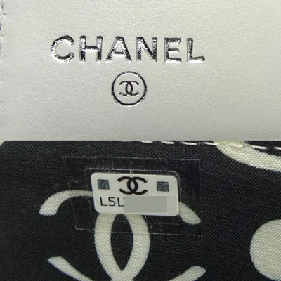 Pre-owned Chanel White Grained Calfskin Wallet (tri-fold) ()