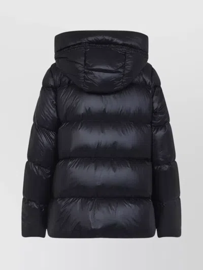 Moncler Serittes Short Down Jacket In Black