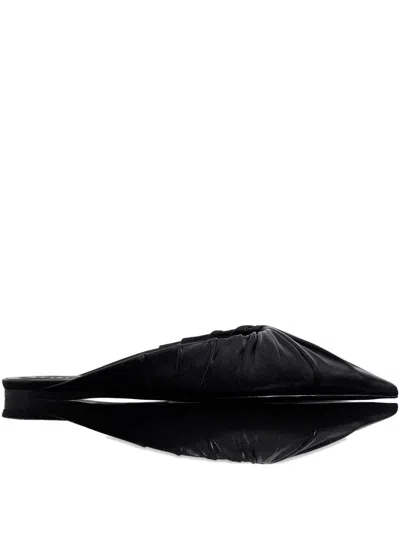 褶饰尖头平底鞋