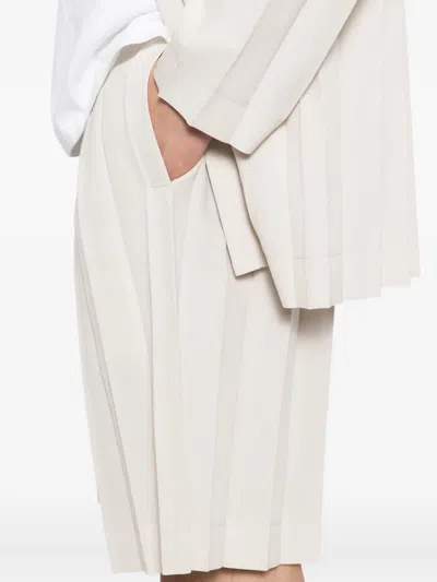 Issey Miyake Edge-ensemble Shorts In White