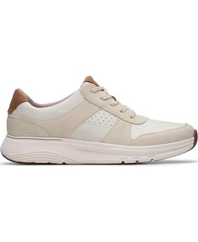 Clarks Motion Trek Go In Sand