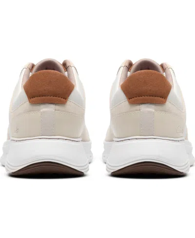 Clarks Motion Trek Go In Sand