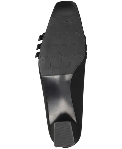 Easy Street Womens Block Heel Booties In Black