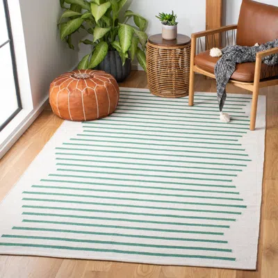 Safavieh Montauk Hand Made Area Rug, Ivory / Dark Green Contemporary Style Non-shedding In Green