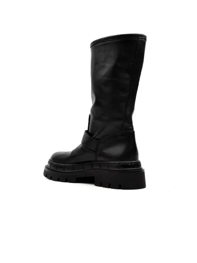 Zoe Boots In Black