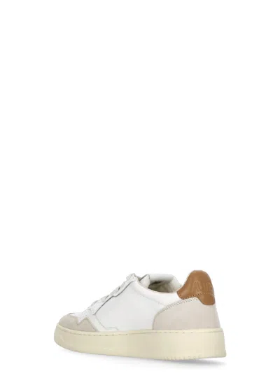 Autry Medalist Low Sneakers In White And Brown Sugar Suede And Leather In Neutral