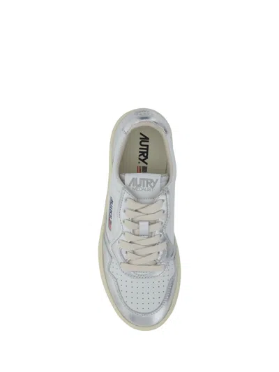 Autry Medalist Low Bicolor Leather Sneakers In Multi