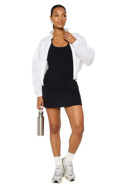 Fabletics Tempo Lightweight Windbreaker In White