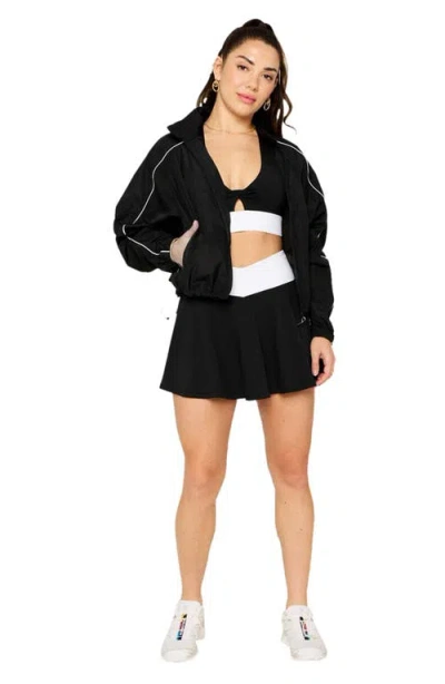 Fabletics Tempo Lightweight Windbreaker In Black