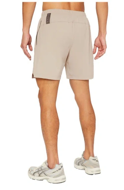 Fabletics The One Short 7" In Neutral