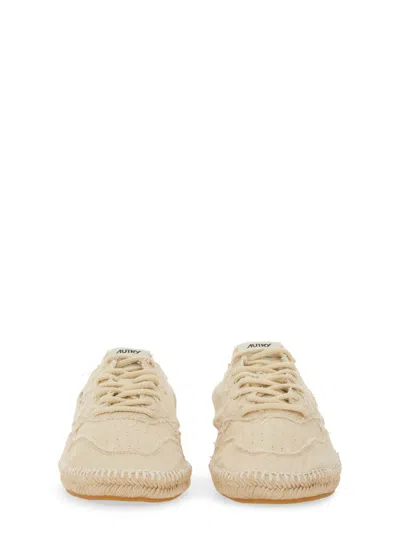 Autry Minimalist Flat Shoes With Textured Upper In Neutral