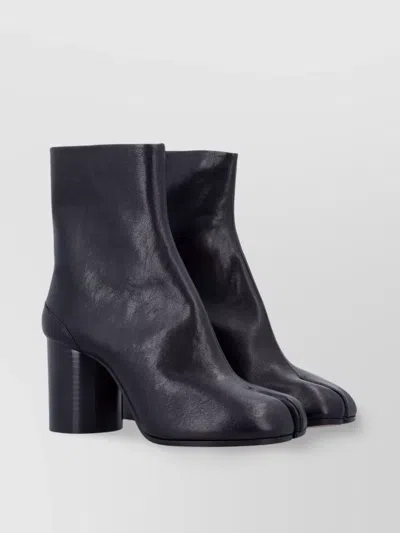 Maison Margiela Tabi Ankle Boots In Black