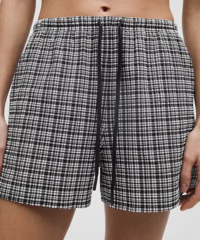 Lululemon Seersucker Check Mid-rise Pull-on Short 3"