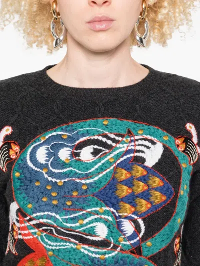 刺绣粗绞花针织毛衣