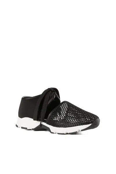 All Black Women's Amazing Mesh Sneaker In Black In Black