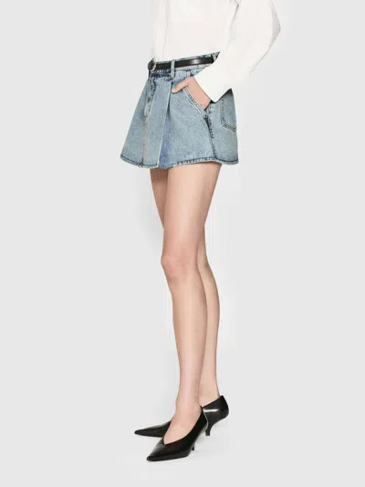 Frame Pleated Denim Mini Skirt In Outlaw In Blue