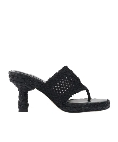 Chloé Isla Crochet Raffia And Leather Thong Sandals In Black