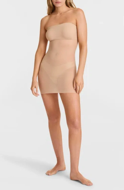 Commando Featherlight Strapless Shaper Slip In Neutral