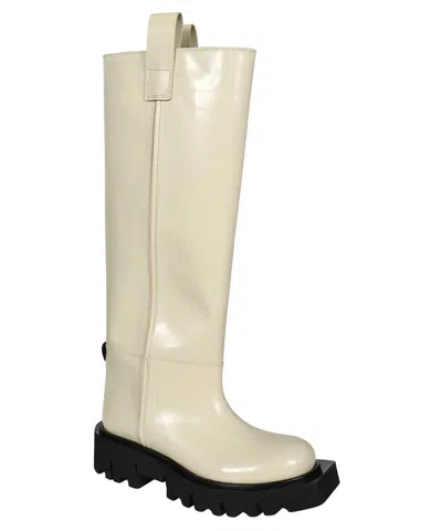 Msgm Leather Round-toe Boots In White