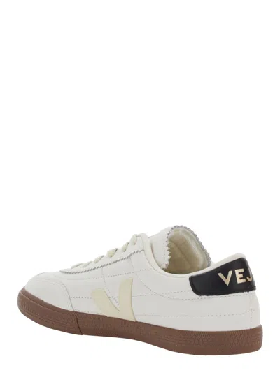 Veja Low-top Round Toe Sneakers With Contrast Sole In White