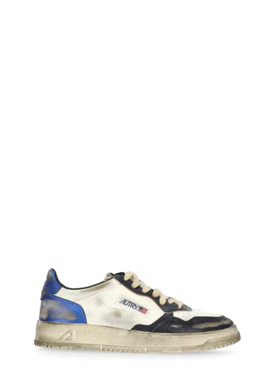 Autry White/black/blue Medalist Low Super Vintage Sneakers In Neutral
