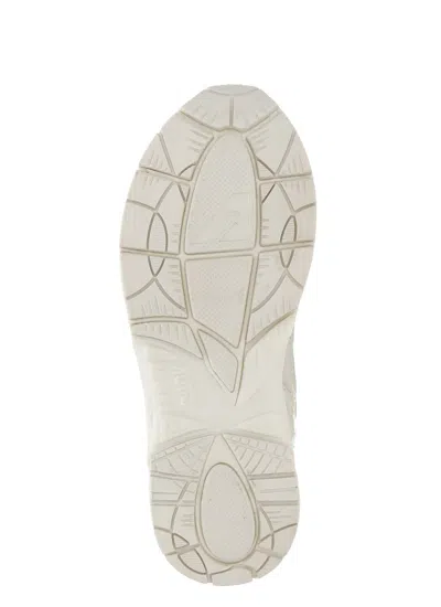 Autry Hyperway Sneakers In Whisper White Laminated Leather And Mesh In Neutral