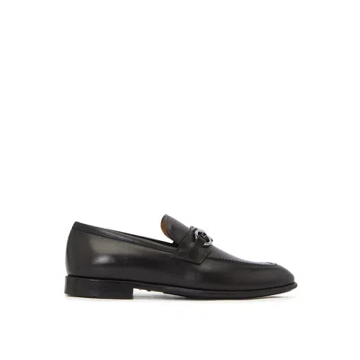 Ferragamo Foster Gancini Loafers In Hammered Leather In Nero