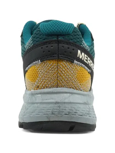 网面拼接运动鞋