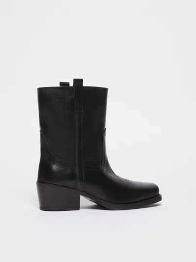 Weekend Max Mara Square Toe Ankle Boots In Black