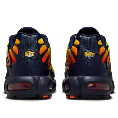 Nike Air Max Plus Sneakers In Black