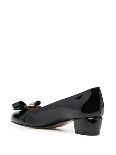 Ferragamo Vara Bow-embellished Patent-leather Pumps In Black