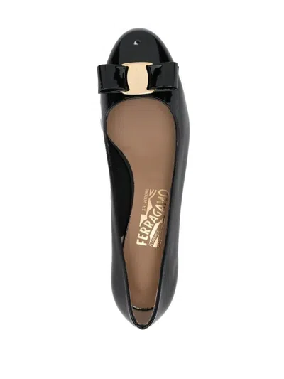 Ferragamo Vara Bow-embellished Patent-leather Pumps In Black