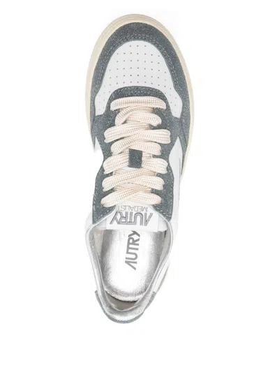 Autry Medalist Low-top Sneakers In Gray