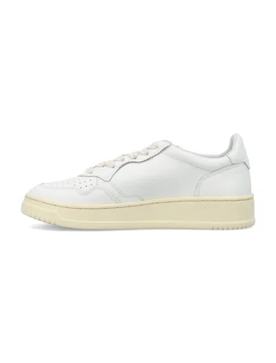 Autry Medalist Low Sneaker In White