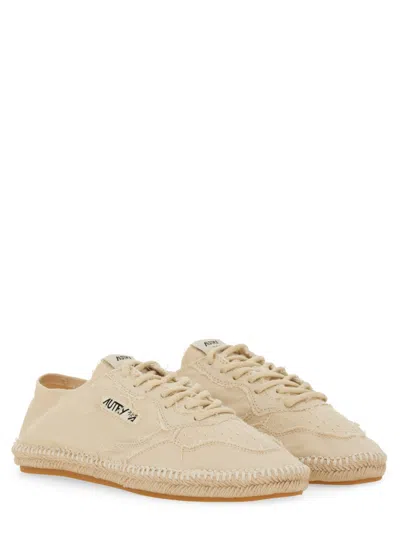 Autry Minimalist Flat Shoes With Textured Upper In Neutral
